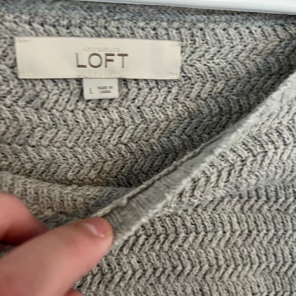 Ann Taylor LOFT Mediumweight Gray Textured Sweater Size Large - Picture 4 of 7